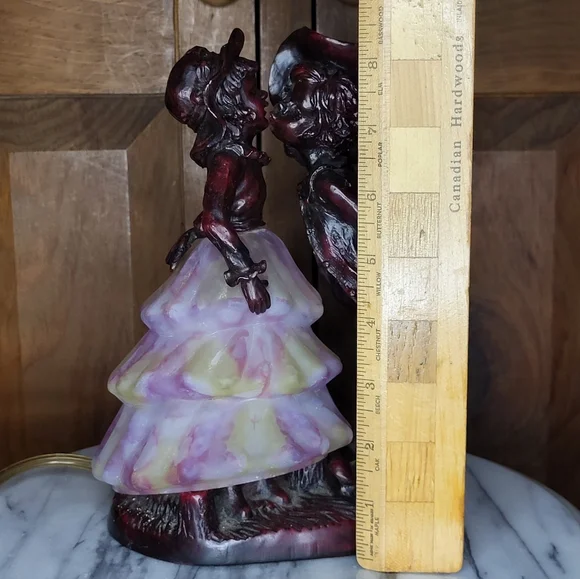 Romantic Silhouette Lamp with Pink Glow - Picture 5 of 12